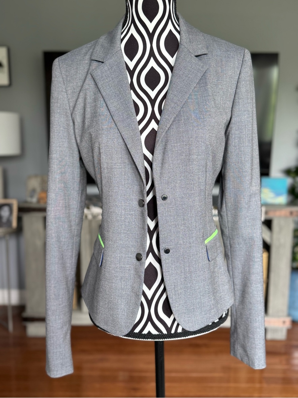 T Tahari Gray Blazer with Lime Trim - Picture 1 of 5